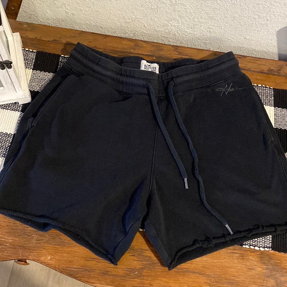 Hollister Must-Have Collection Size Small